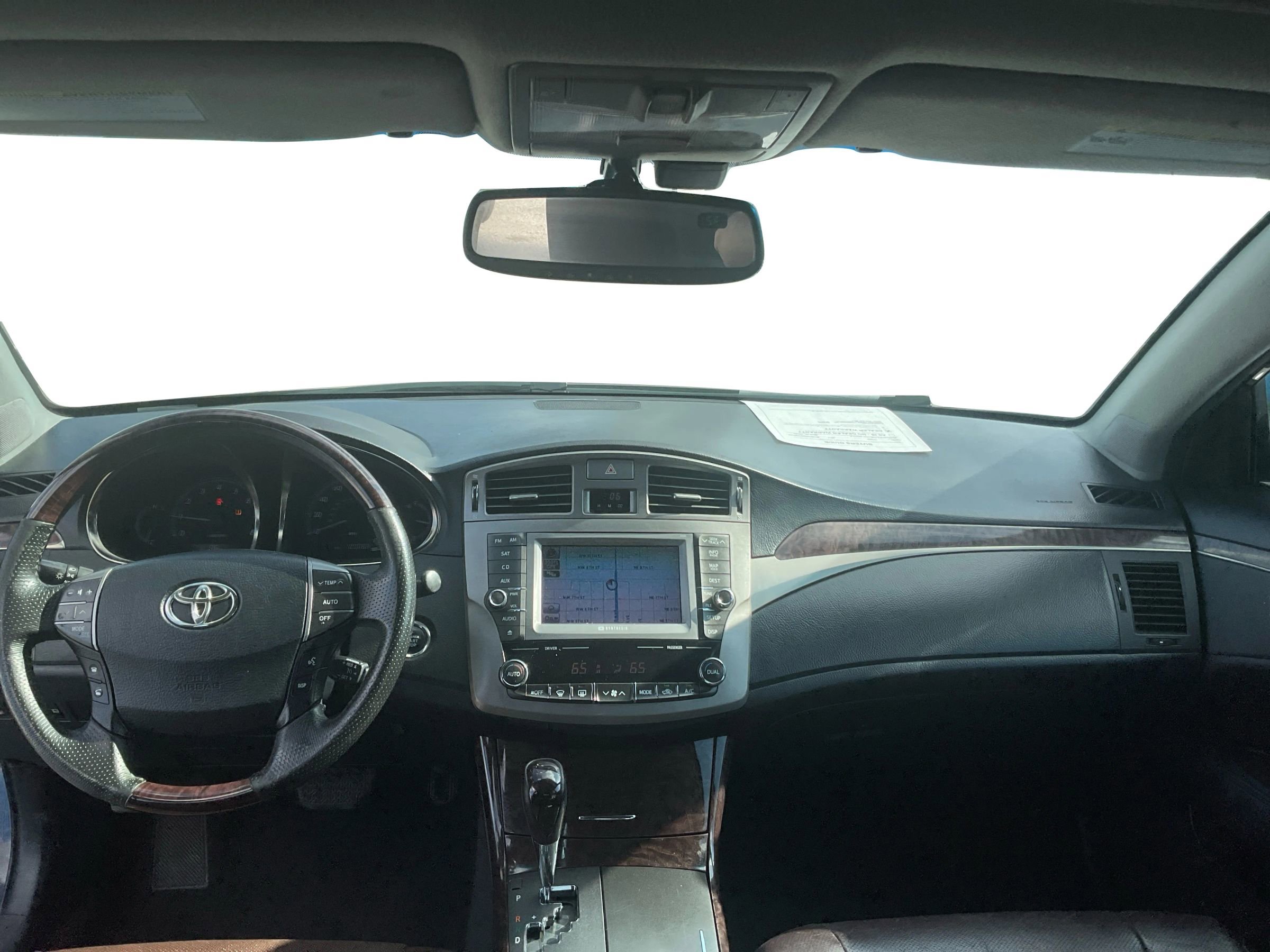 Used 2012 Toyota Avalon Limited image 20