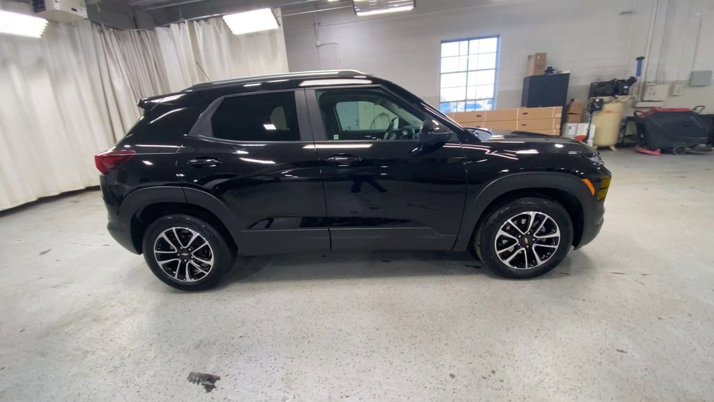 Certified 2024 Chevrolet TrailBlazer LT w/ Convenience Package image 12