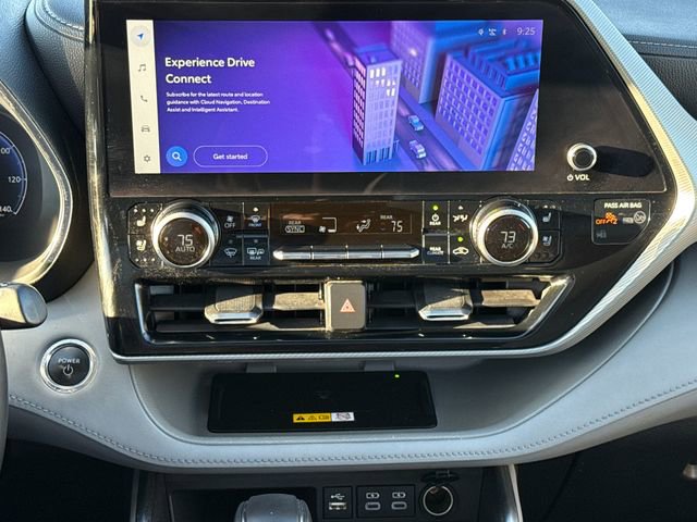 Used 2023 Toyota Highlander Platinum image 13