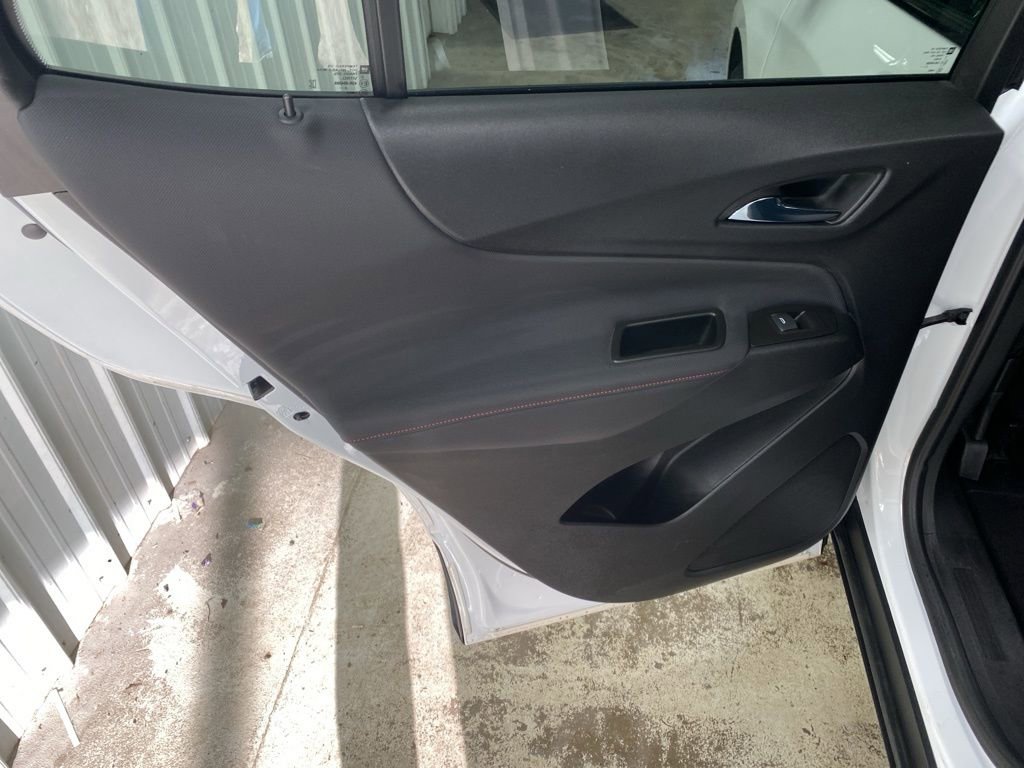 Used 2023 Chevrolet Equinox RS w/ RS Leather Package image 28
