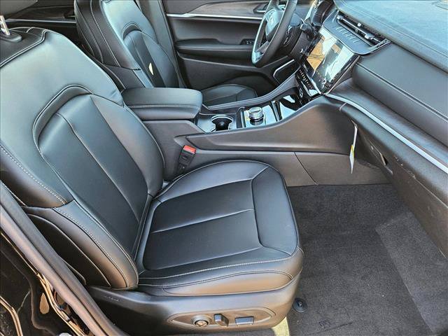 New 2026 Jeep Grand Cherokee Limited w/ Limited Altitude Package RWD image 16