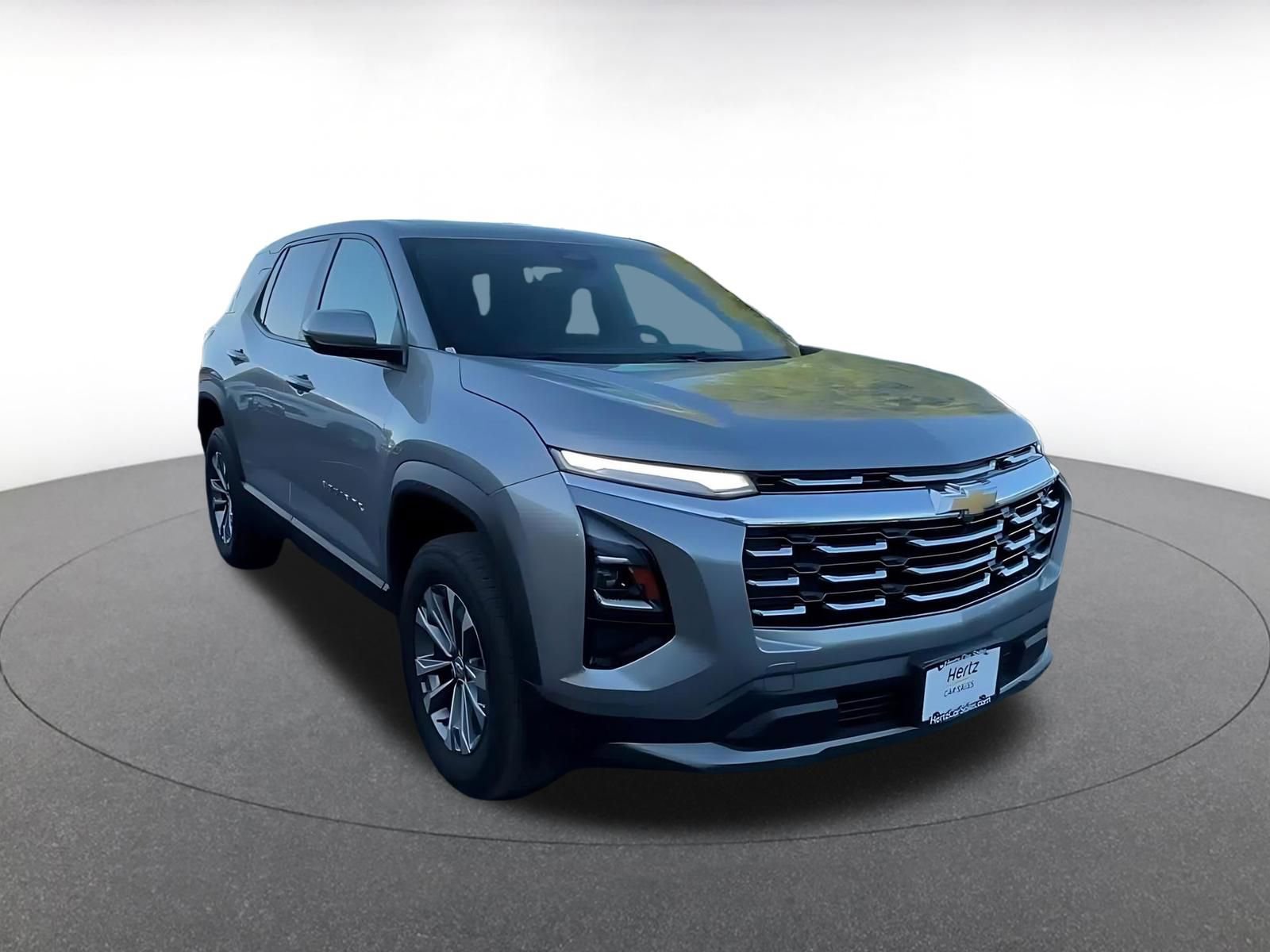 Used 2025 Chevrolet Equinox LT FWD image 3