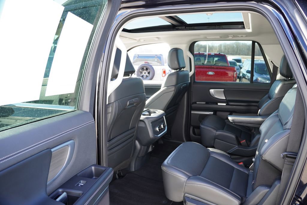Certified 2025 Ford Expedition Max Platinum image 19
