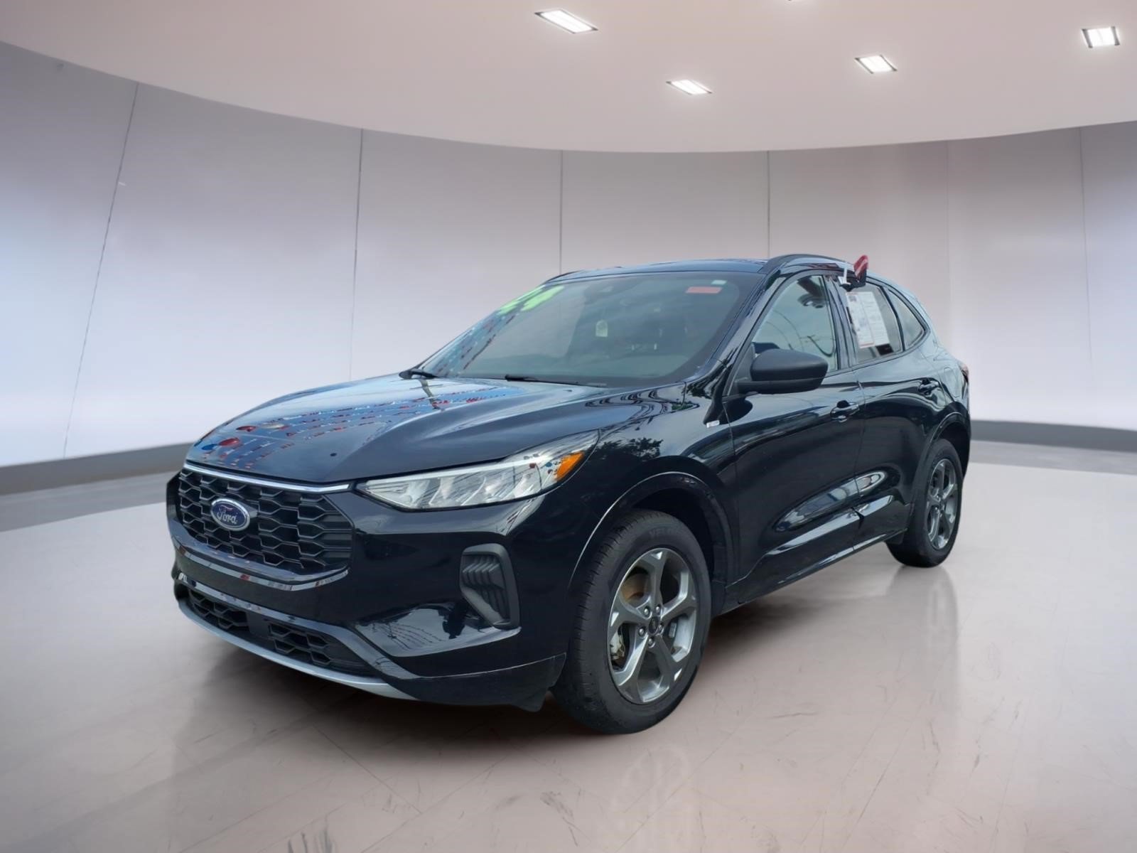 Used 2024 Ford Escape ST-Line AWD/4WD image 2