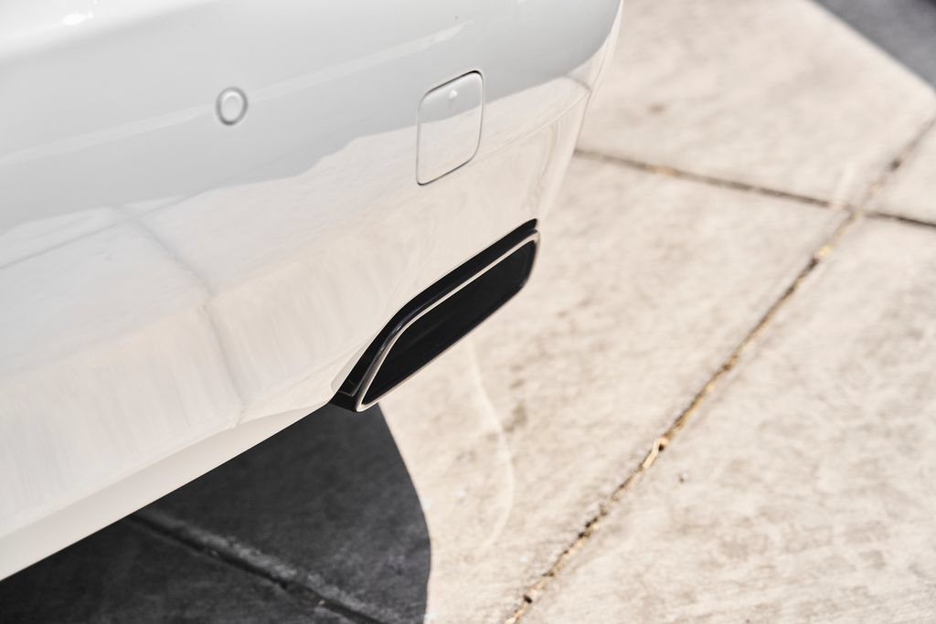 Used 2018 Rolls-Royce Dawn RWD image 13