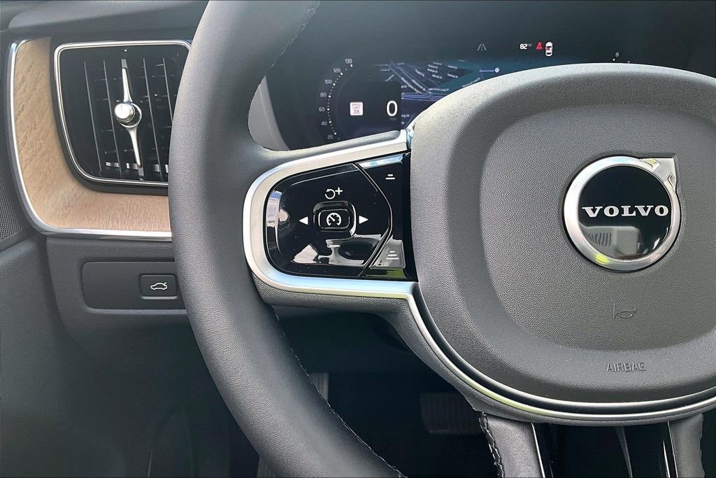 New 2026 Volvo XC60 B5 Plus AWD/4WD image 24