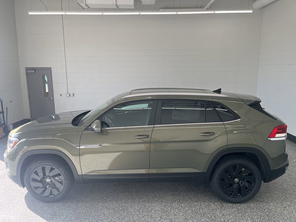 New 2026 Volkswagen Atlas Cross Sport SE AWD/4WD image 2