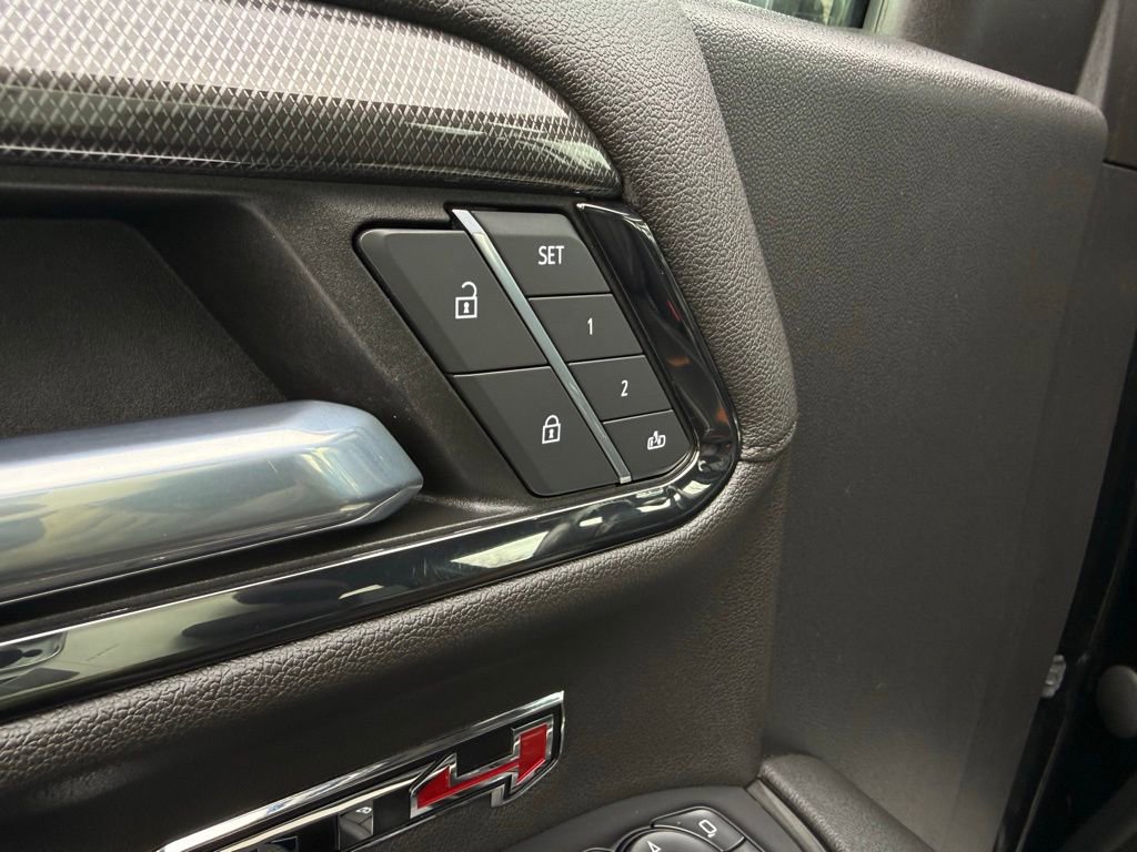 Used 2022 GMC Sierra 1500 AT4 image 13