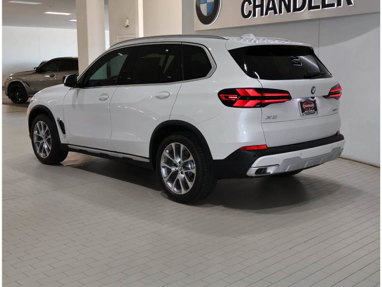 Used 2026 BMW X5 sDrive40i w/ Parking Assistance Package RWD image 5