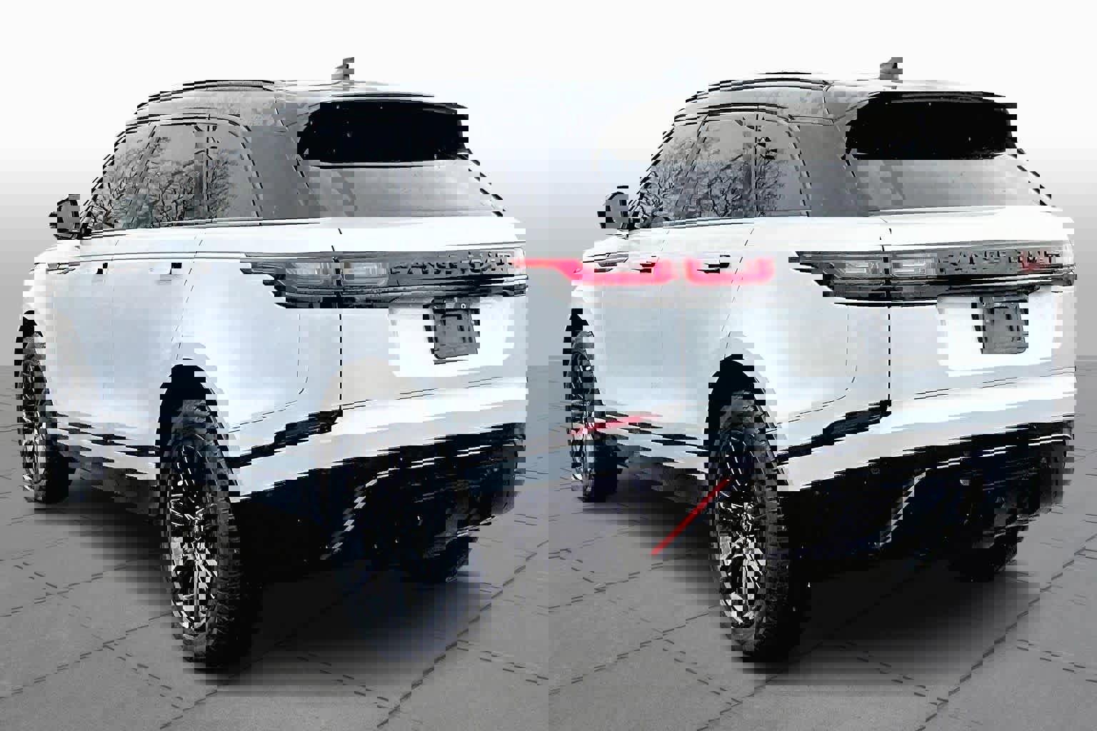 Used 2021 Land Rover Range Rover Velar R-Dynamic S image 11