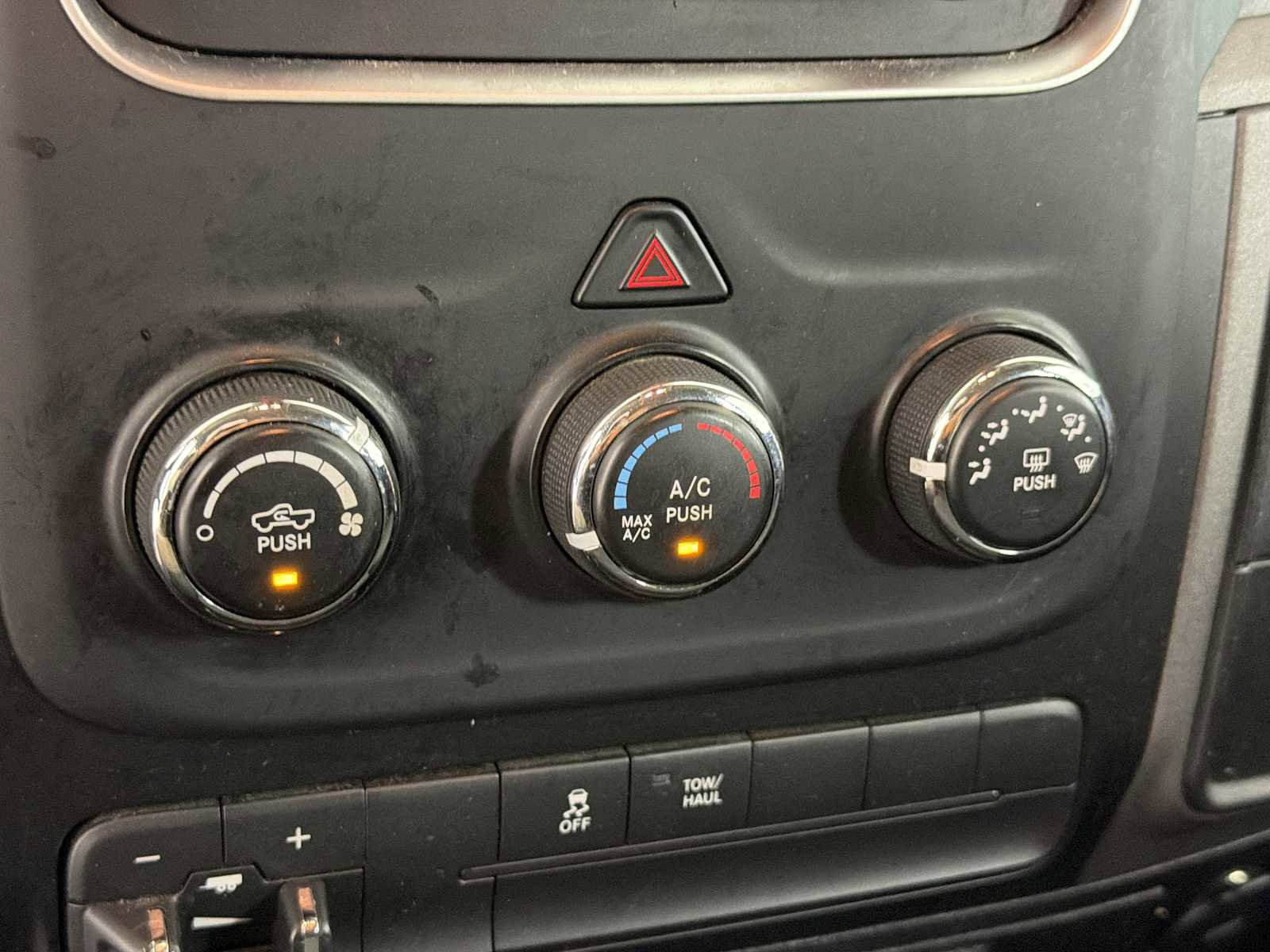 Used 2015 RAM 1500 Express RWD image 28