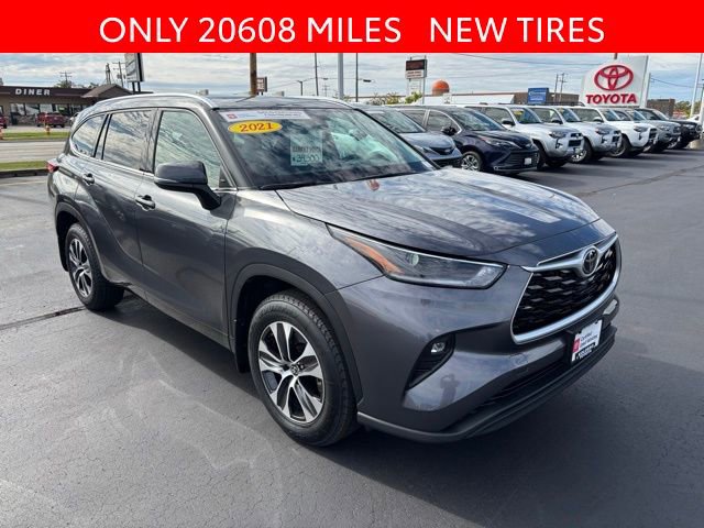Used 2021 Toyota Highlander XLE