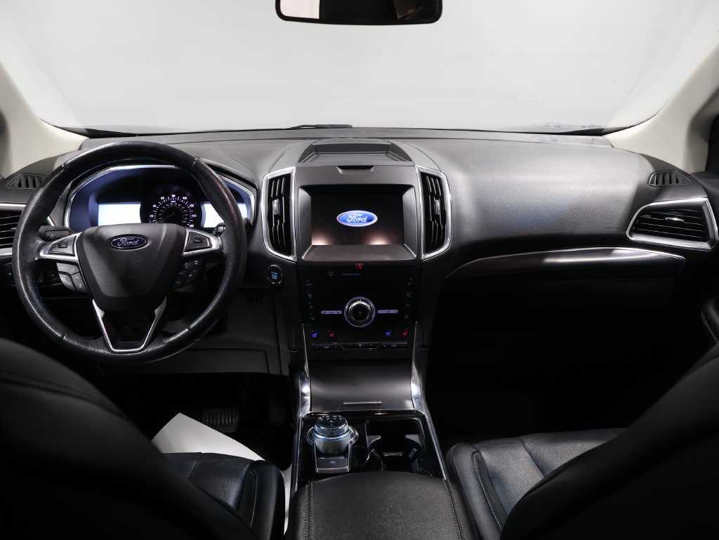 Used 2020 Ford Edge Titanium w/ Equipment Group 301A AWD/4WD image 16