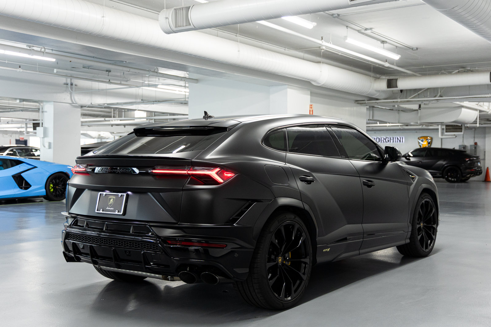 Used 2024 Lamborghini Urus S AWD/4WD image 6