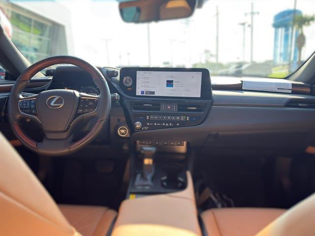 Used 2025 Lexus ES 300h Ultra Luxury w/ Accessory Package (Z1) FWD image 12