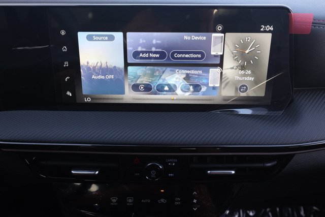 New 2025 Nissan Kicks SR FWD image 30