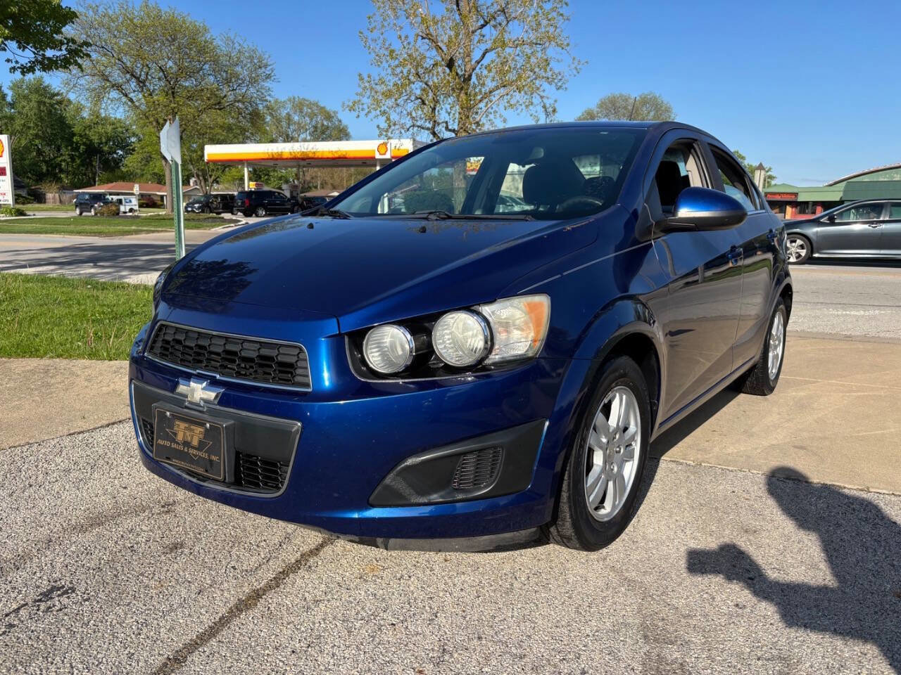 Used 2013 Chevrolet Sonic LT FWD image 2