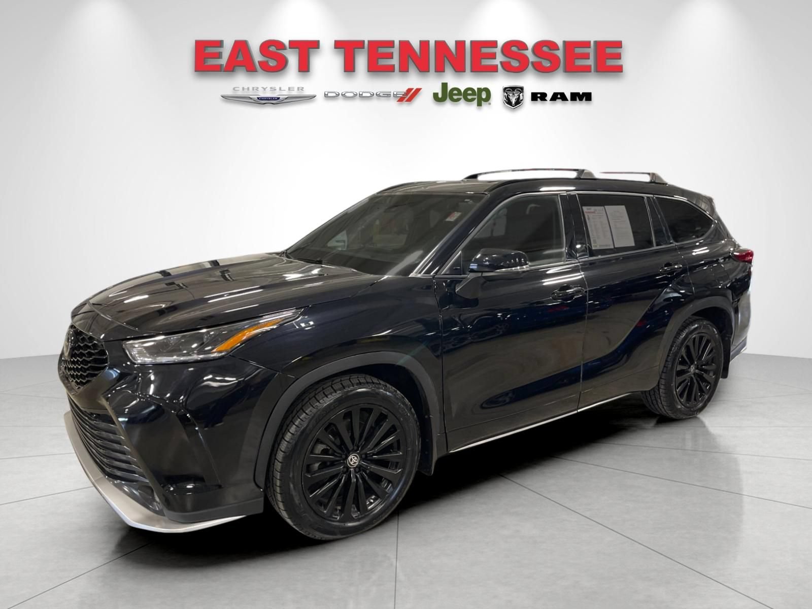 Used 2023 Toyota Highlander XSE FWD image 7