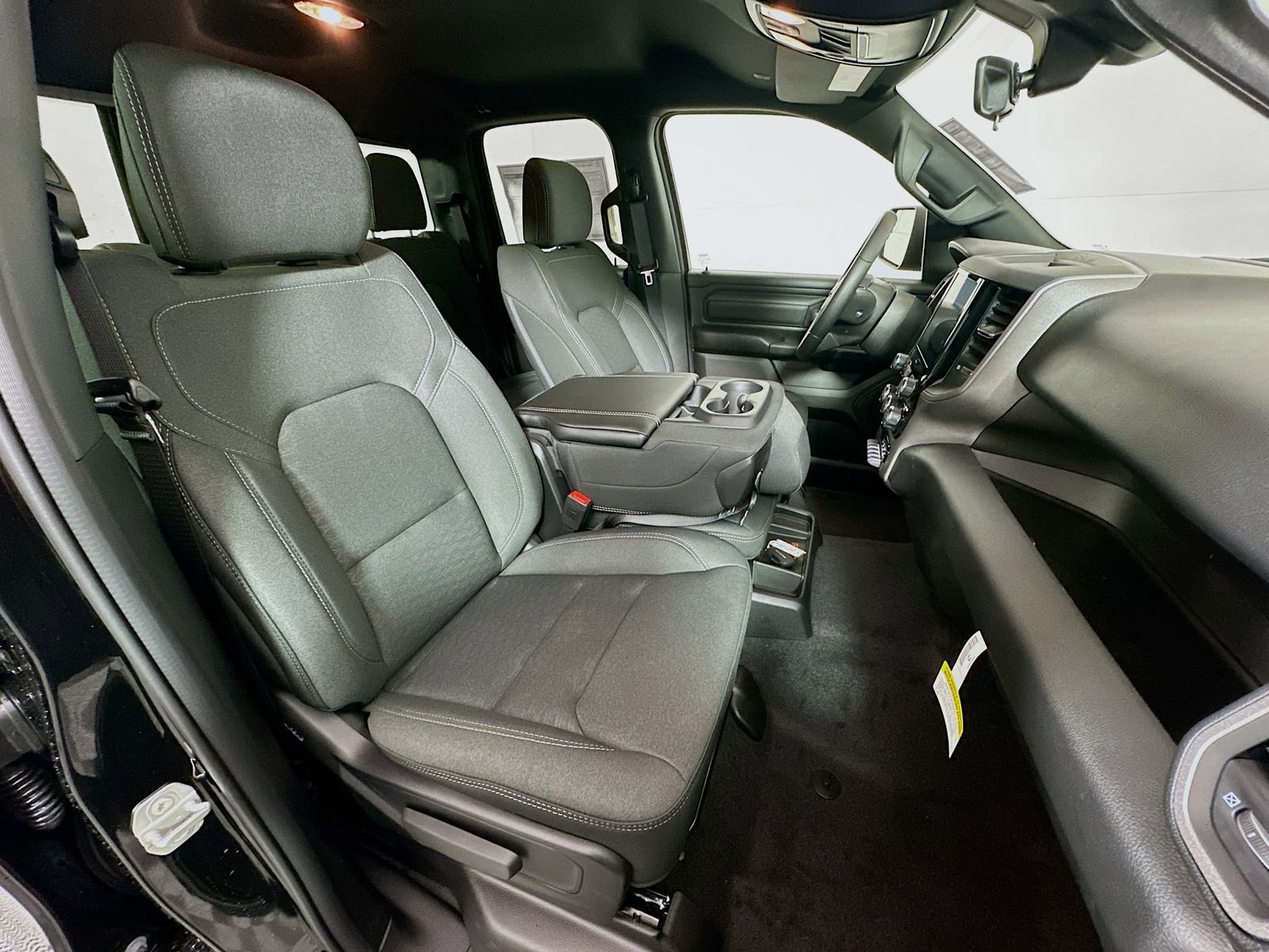 New 2026 RAM 1500 Express AWD/4WD image 27