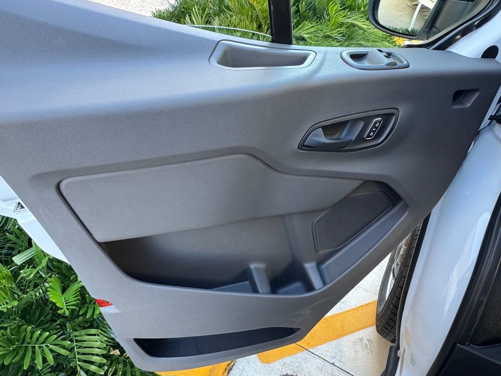 New 2026 Ford Transit 250 148 Medium Roof w/ Load Area Protection Package image 21