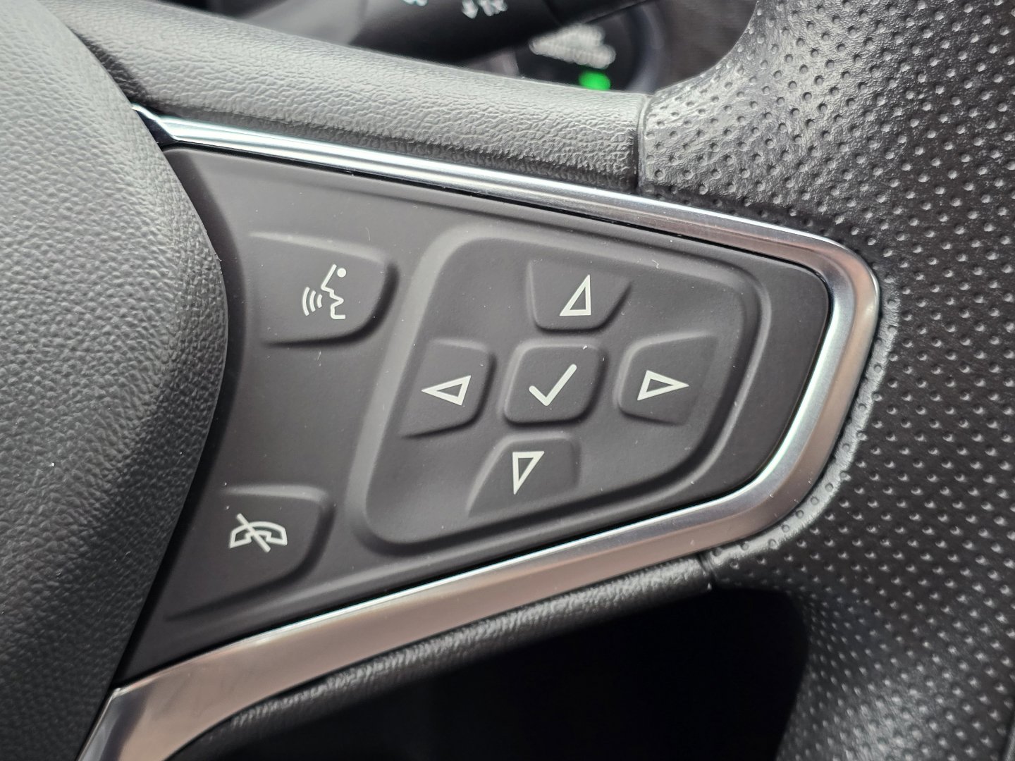 Used 2024 Chevrolet Malibu LT image 12