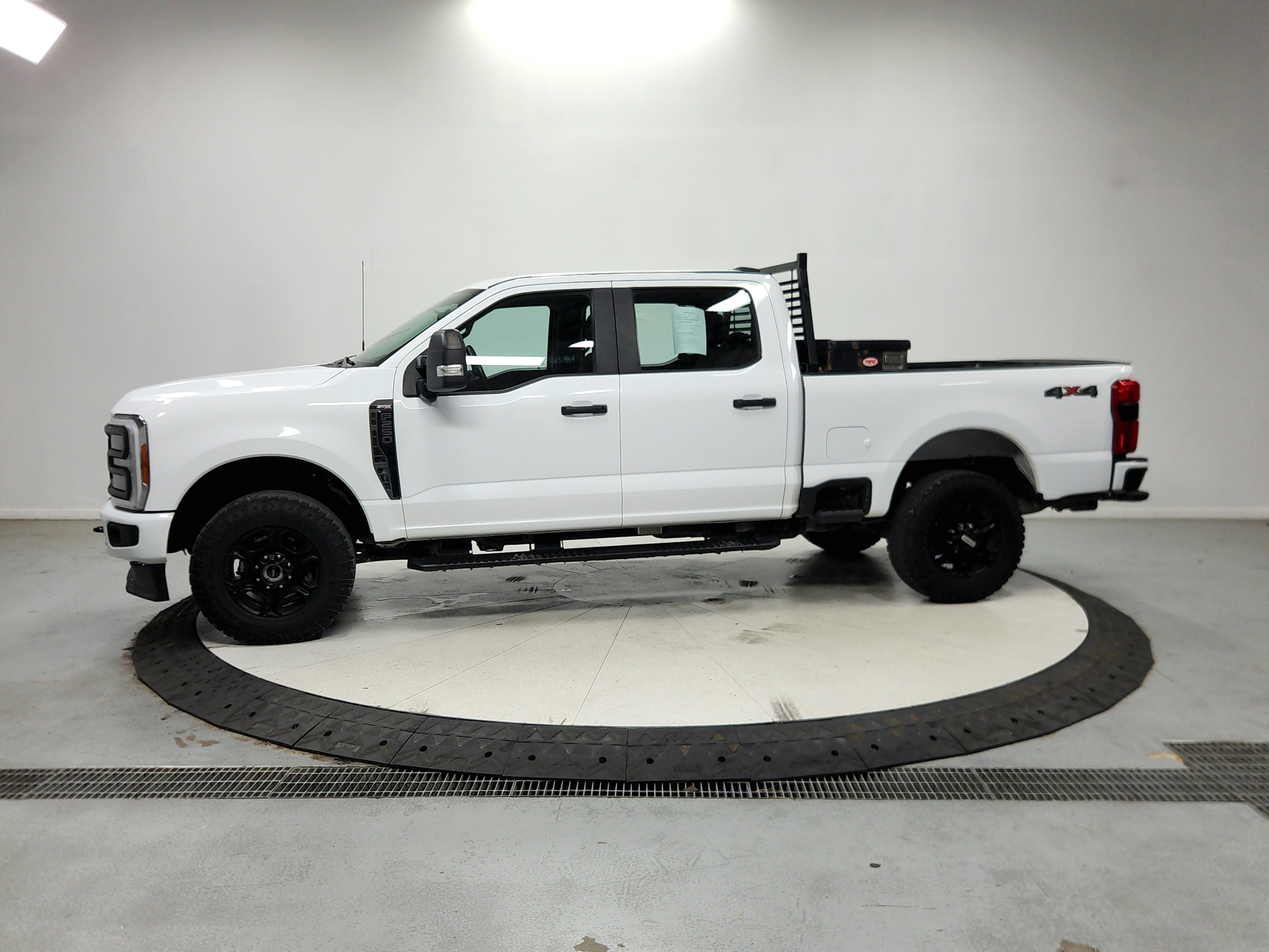 Used 2023 Ford F250 XL w/ STX Appearance Package AWD/4WD image 5