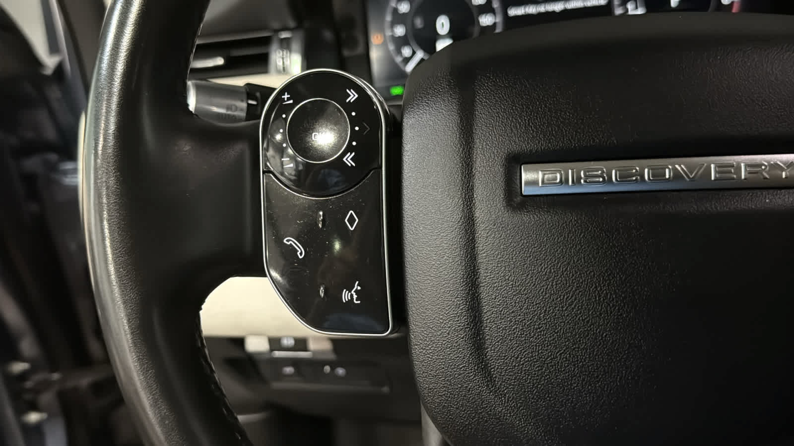 Used 2020 Land Rover Discovery Sport SE AWD/4WD image 10