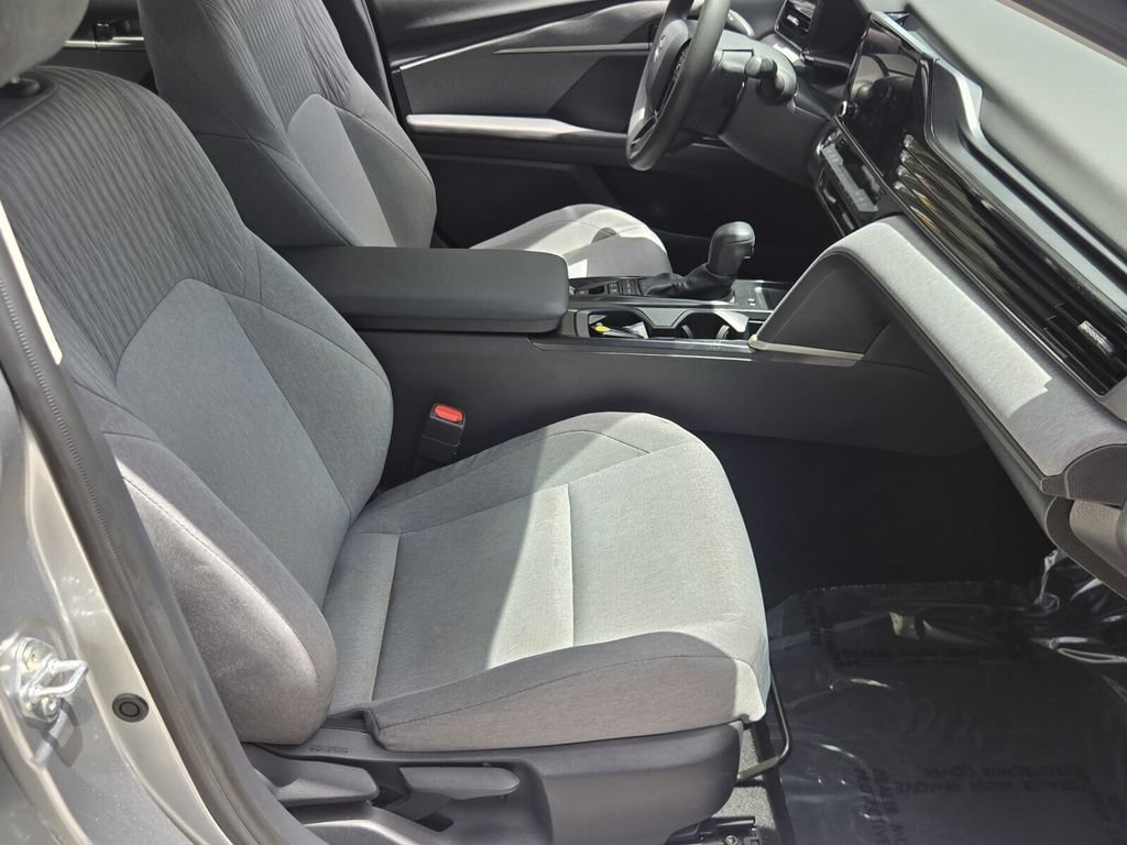Used 2026 Toyota Camry LE FWD image 17