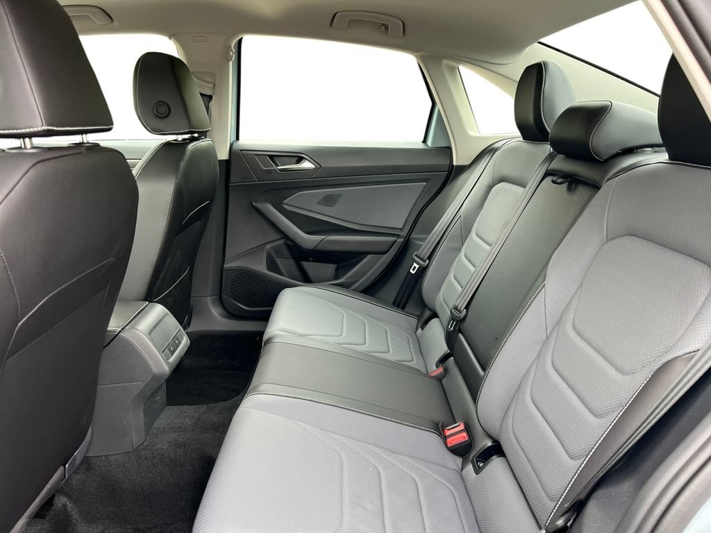 Used 2026 Volkswagen Jetta SEL FWD image 7