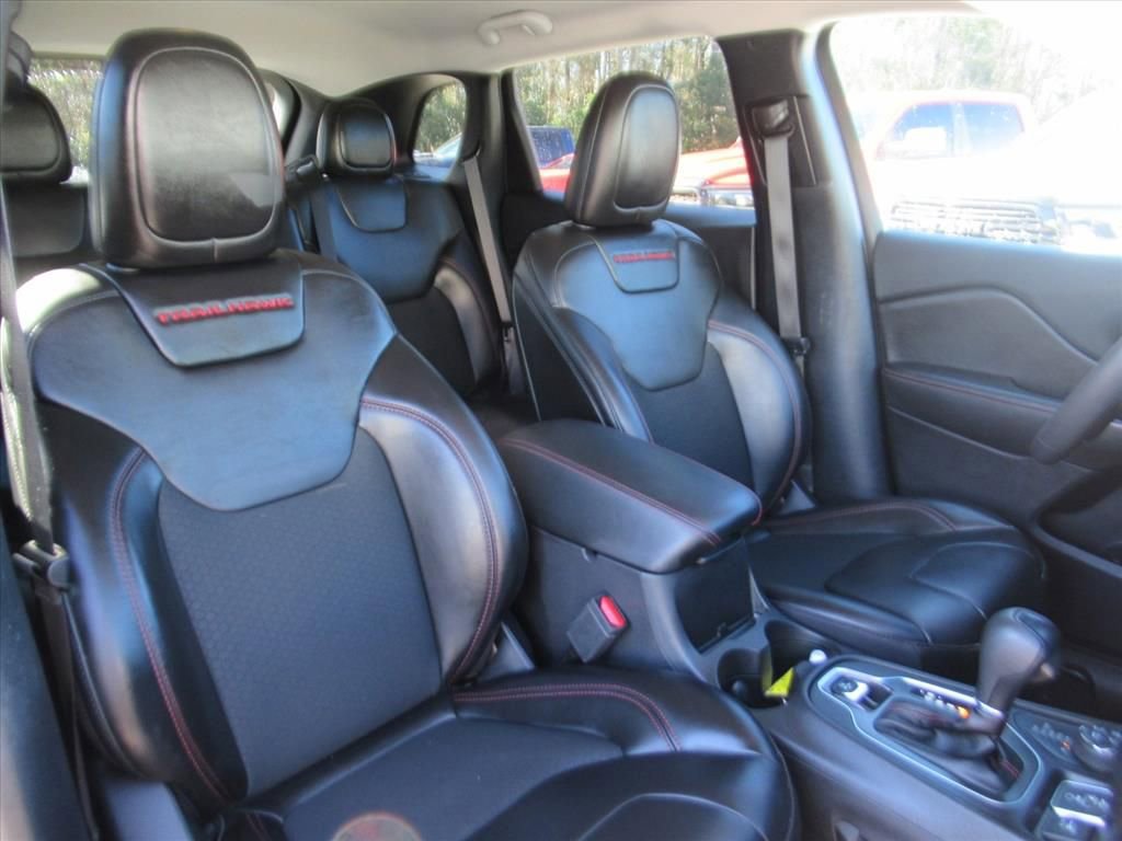 Used 2020 Jeep Cherokee Trailhawk w/ Trailer Tow Group image 9