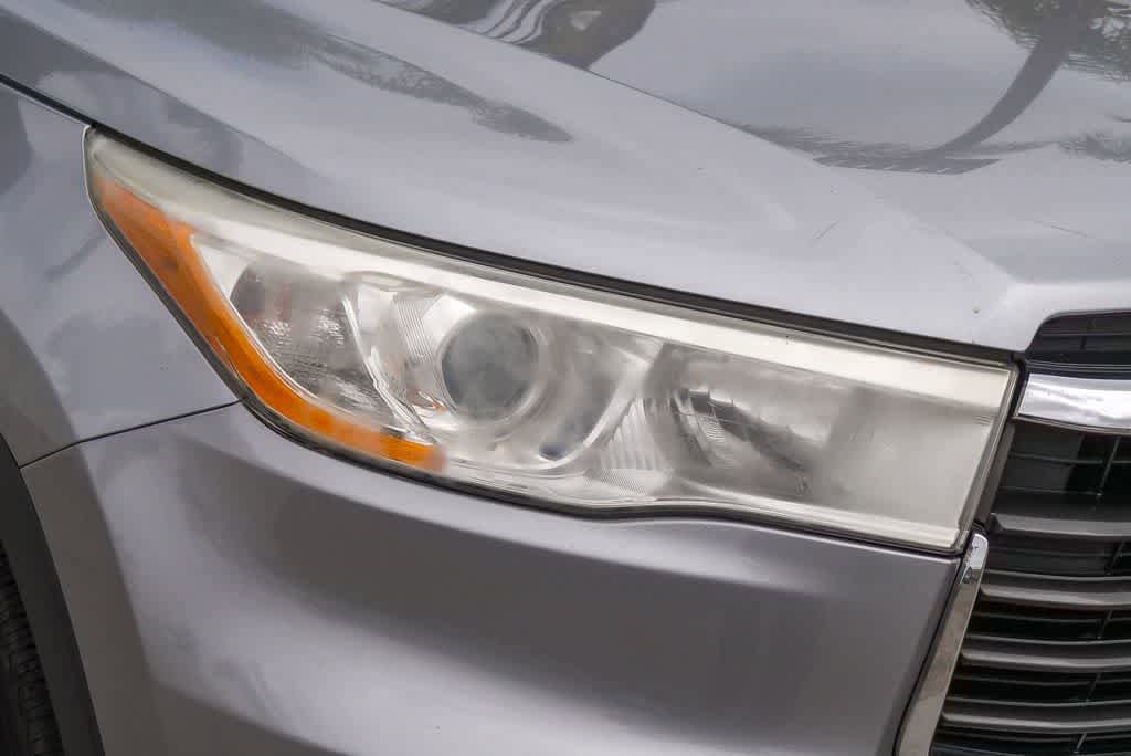 Used 2014 Toyota Highlander Plus FWD image 4