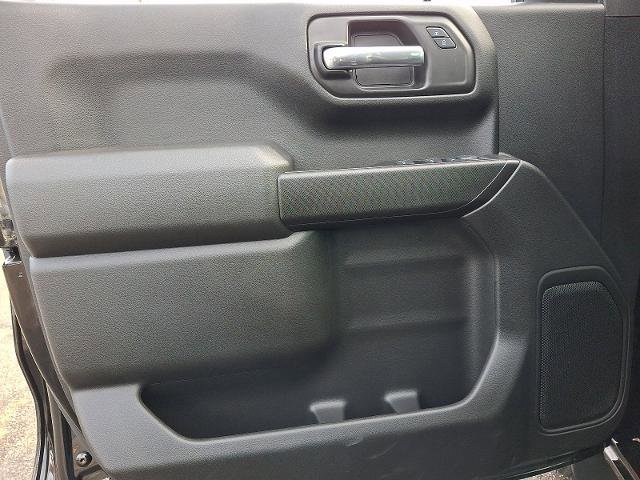 Certified 2025 Chevrolet Silverado 1500 Custom w/ Turbomax Blackout Package image 13