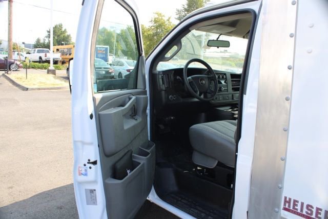 Used 2024 Chevrolet Express 3500 w/ Power Convenience Package image 9