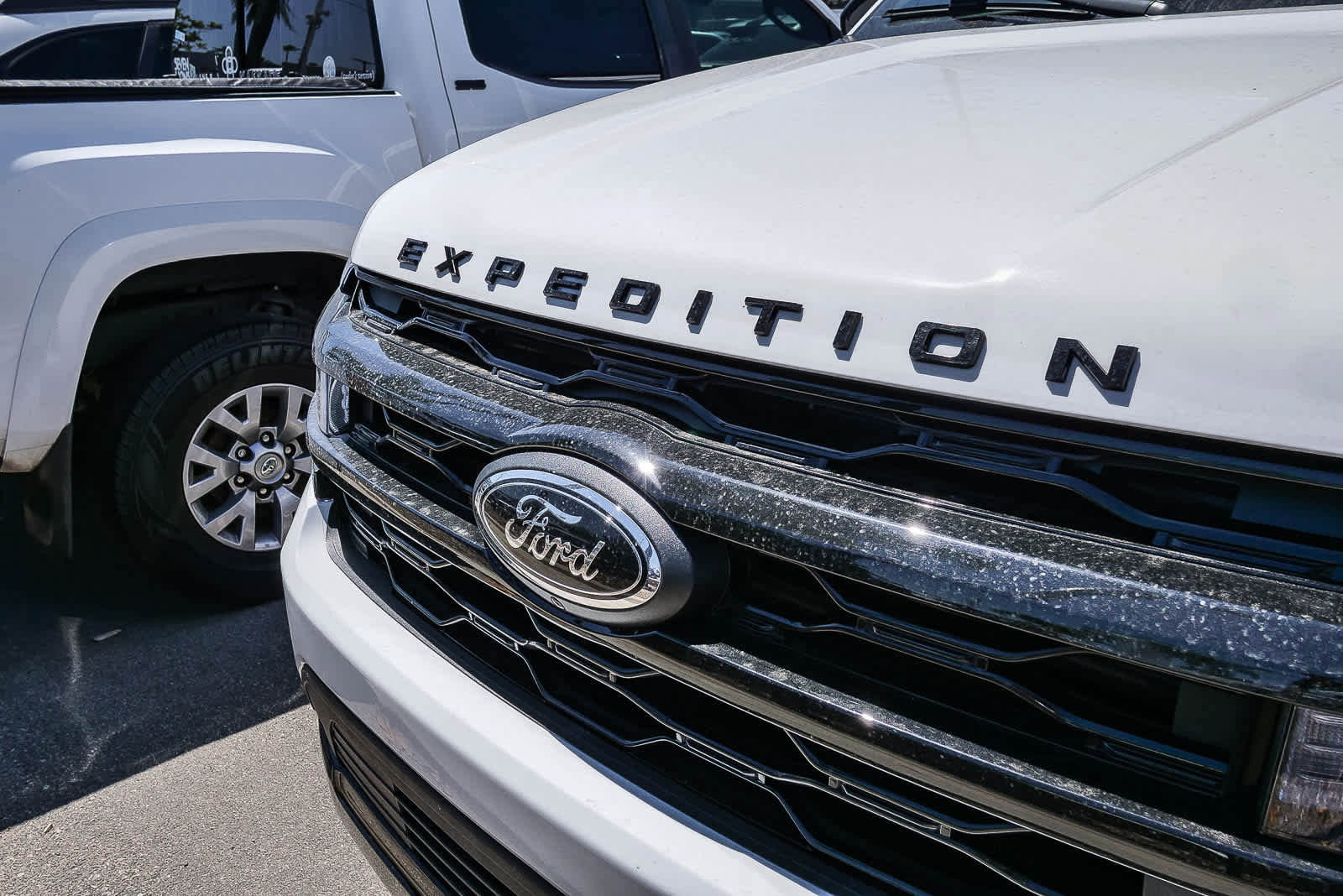 Used 2022 Ford Expedition Limited image 4