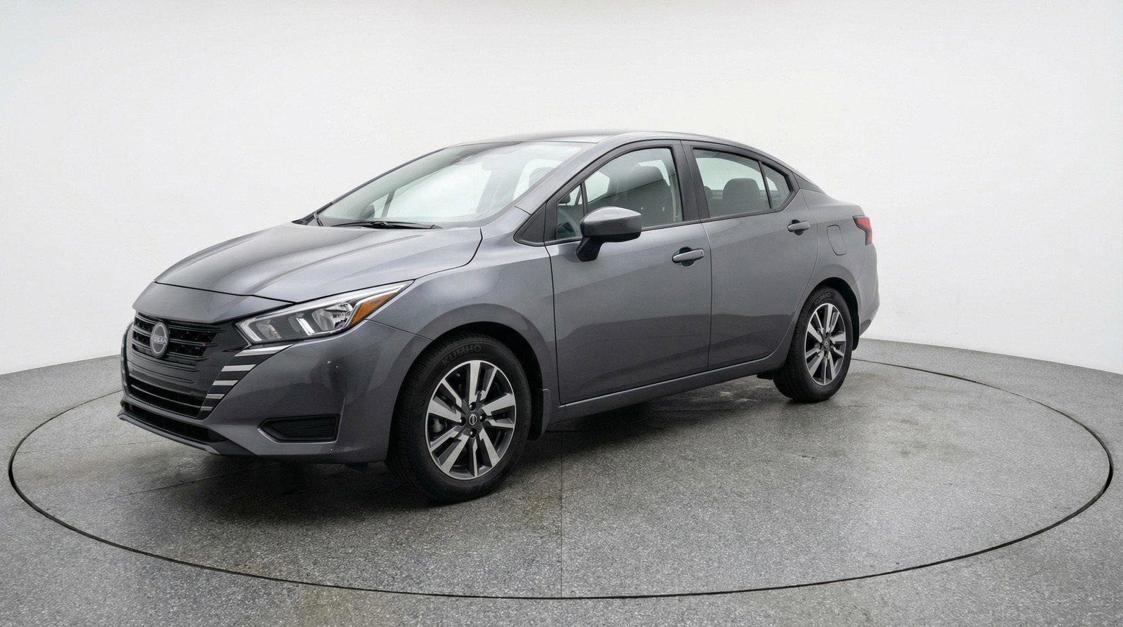 Used 2025 Nissan Versa SV image 3