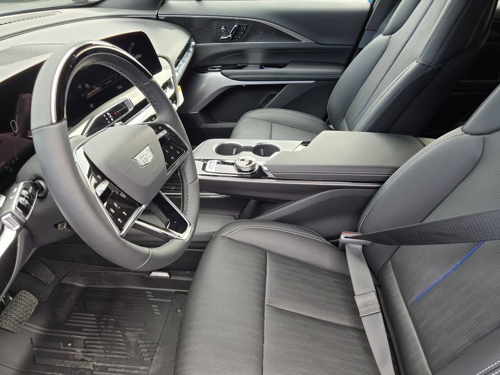New 2026 Cadillac Lyriq Premium Luxury w/ LPO, Floor Liner Package AWD/4WD image 7
