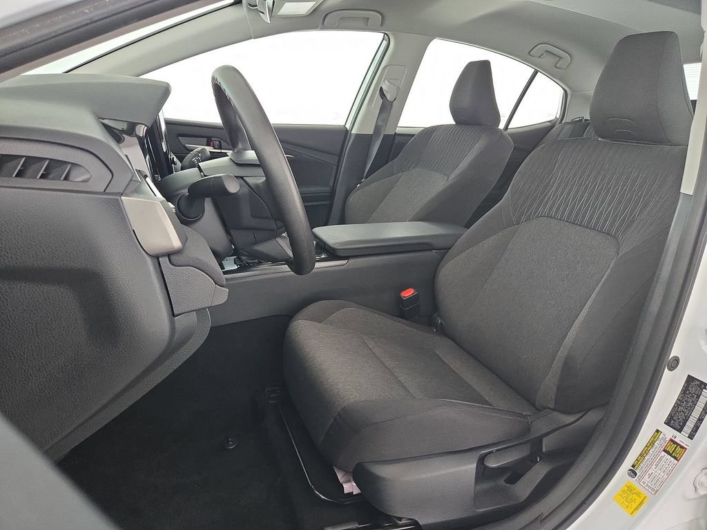 Used 2025 Toyota Camry LE FWD image 24