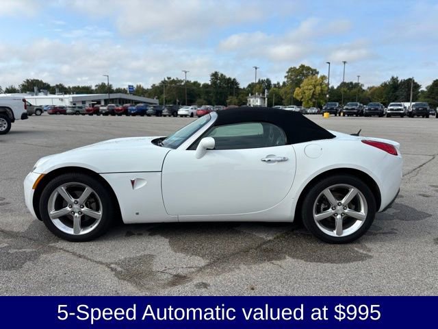 Used 2009 Pontiac Solstice GXP w/ Premium Package image 3