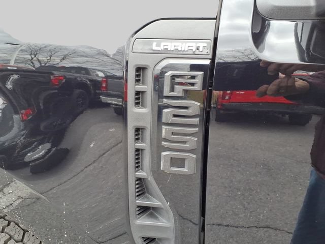 Used 2025 Ford F250 Lariat w/ Black Appearance Package AWD/4WD image 7