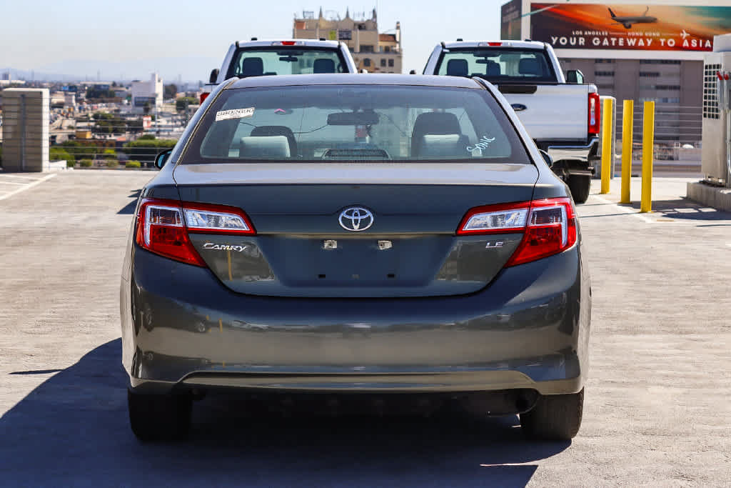 Used 2014 Toyota Camry LE FWD image 5