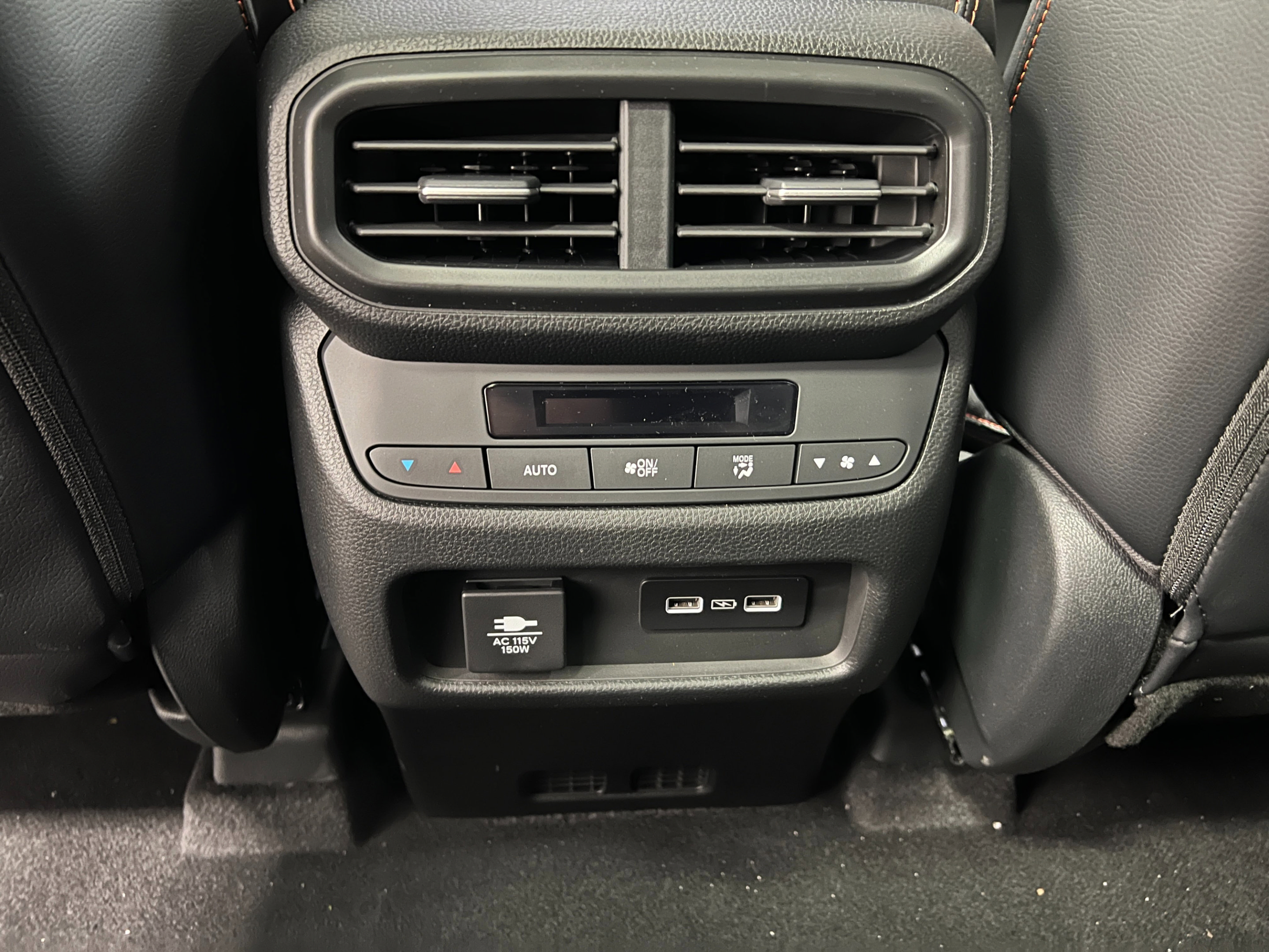 Used 2025 Honda Pilot TrailSport image 31