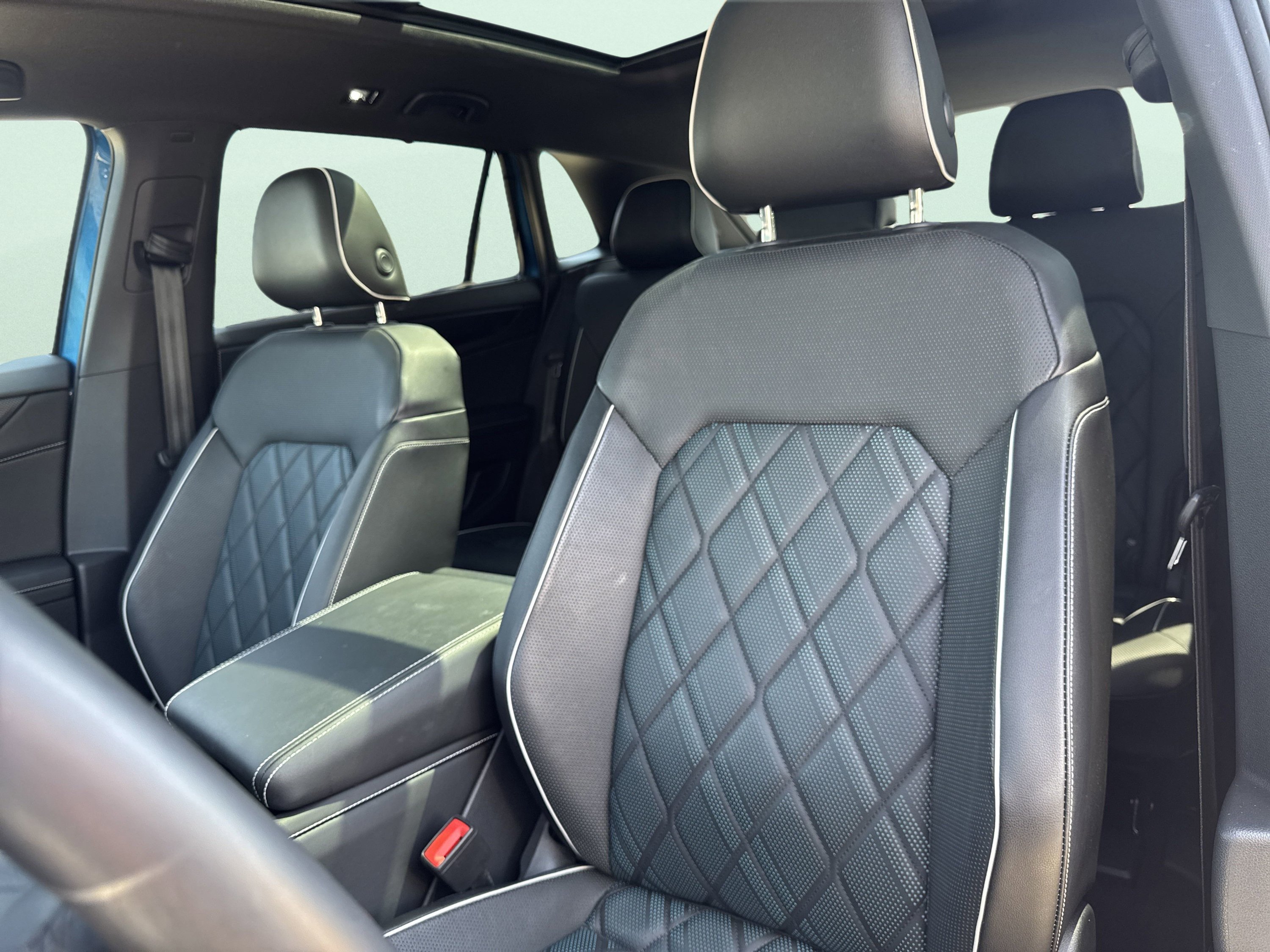 Used 2024 Volkswagen Atlas Cross Sport SEL Premium R-Line AWD/4WD image 19