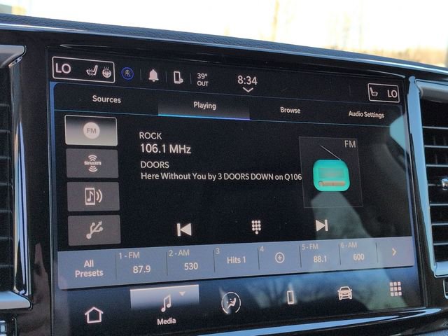 Used 2024 Chrysler Pacifica Touring-L image 22