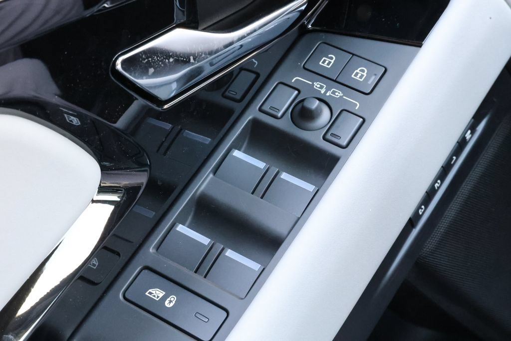 New 2026 Land Rover Range Rover Evoque S AWD/4WD image 15
