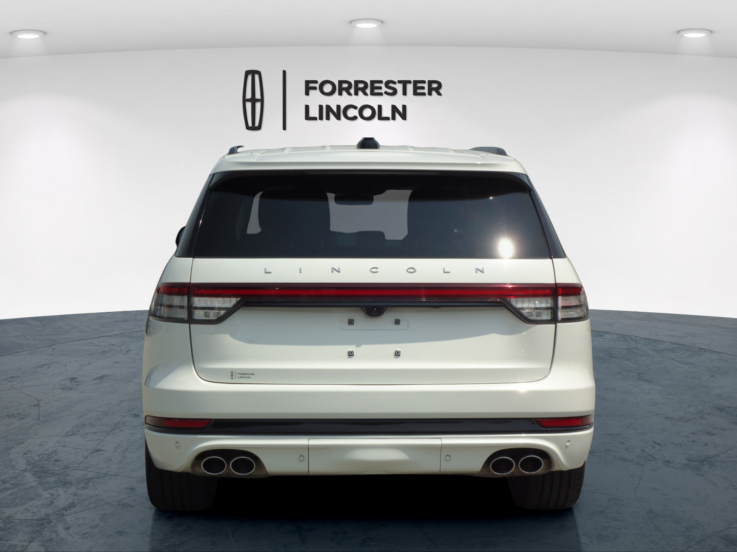 Certified 2025 Lincoln Aviator Reserve w/ Jet Appearance Package AWD/4WD image 4