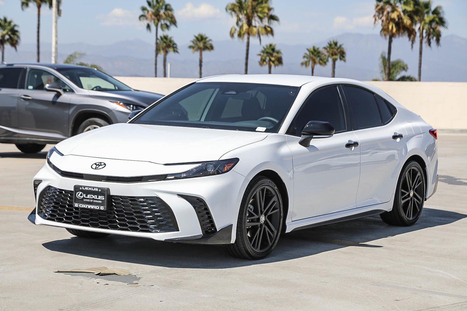 Used 2026 Toyota Camry Hybrid w/ Convenience Package FWD image 3