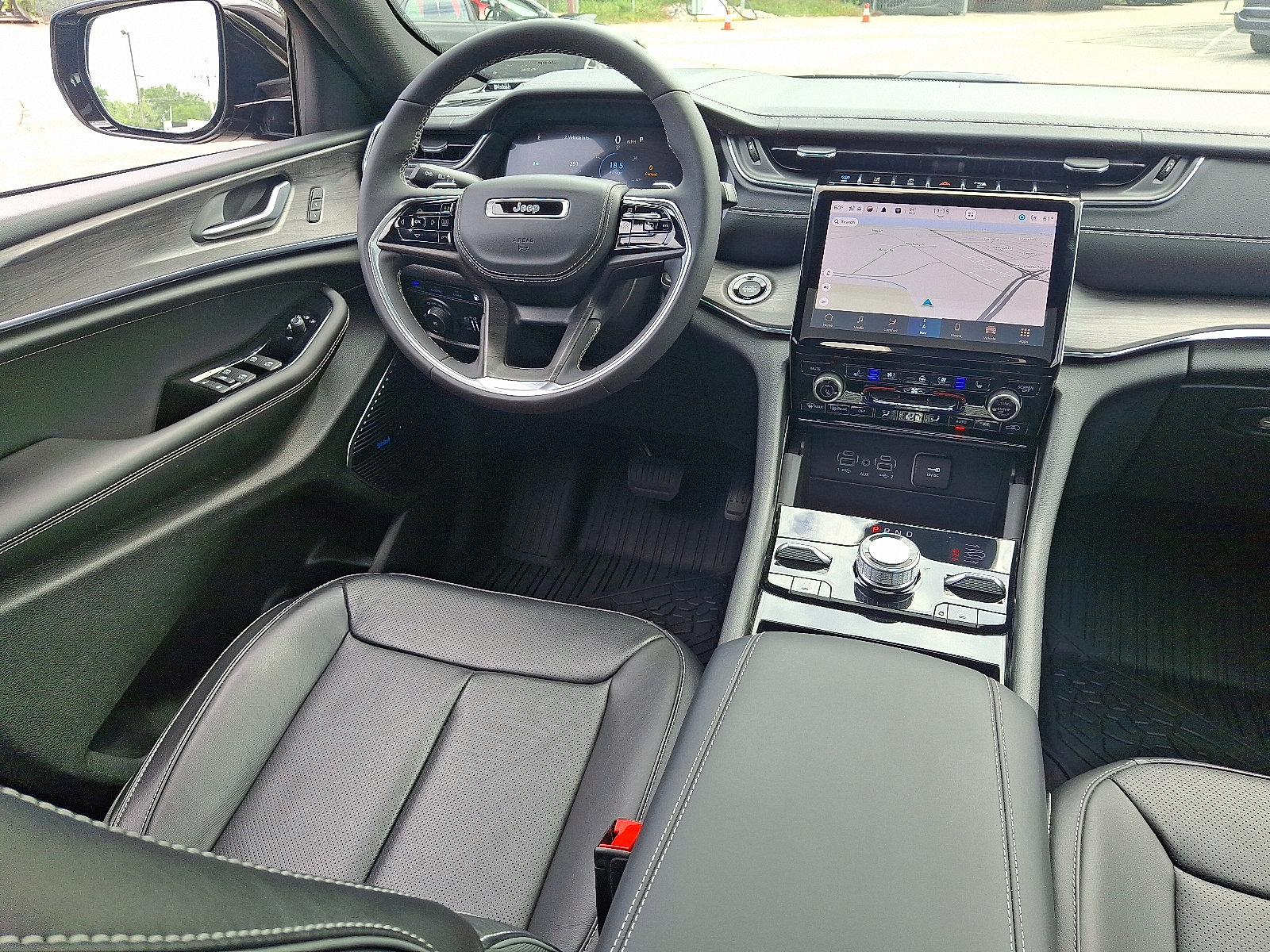 Used 2024 Jeep Grand Cherokee Overland w/ Trailer Tow Package image 15