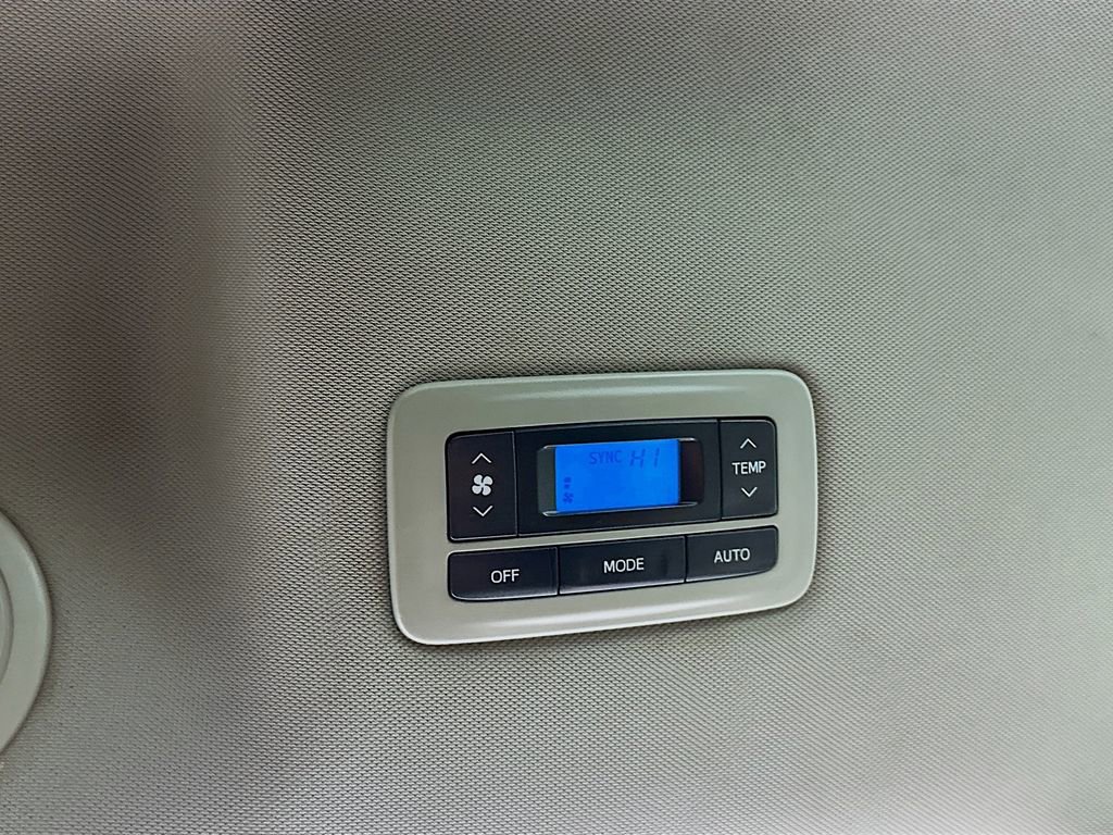 Used 2015 Toyota Sienna XLE Premium image 26