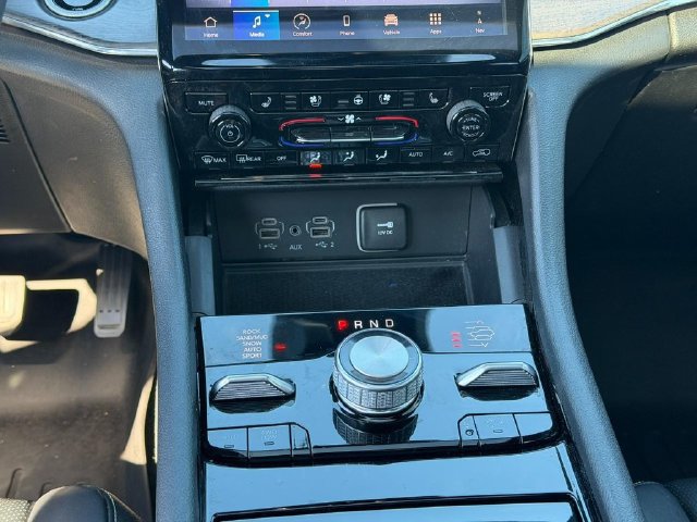 Used 2024 Jeep Grand Cherokee L Overland w/ Luxury Tech Group IV AWD/4WD image 22