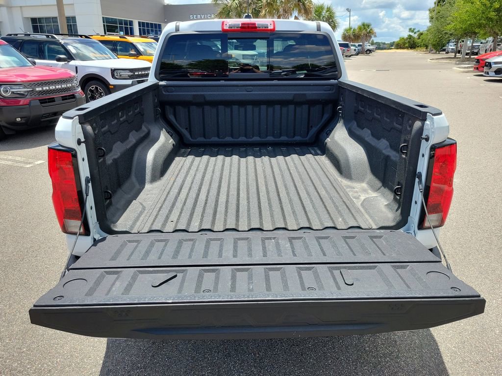 Used 2023 Chevrolet Colorado LT w/ LT Convenience Package II AWD/4WD image 10